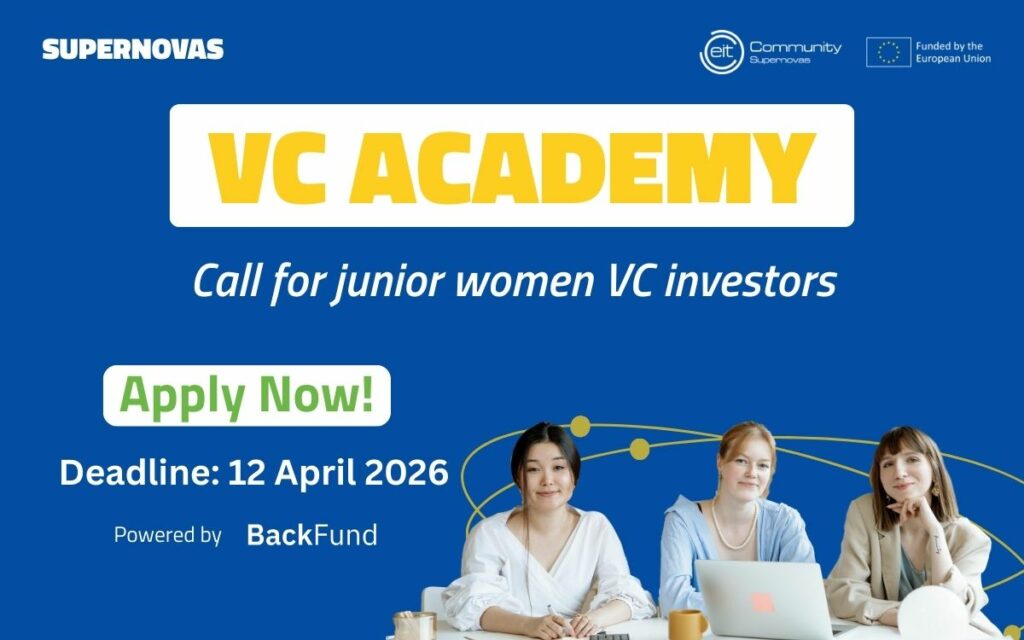 3 junior women are sitting and looking into the camera